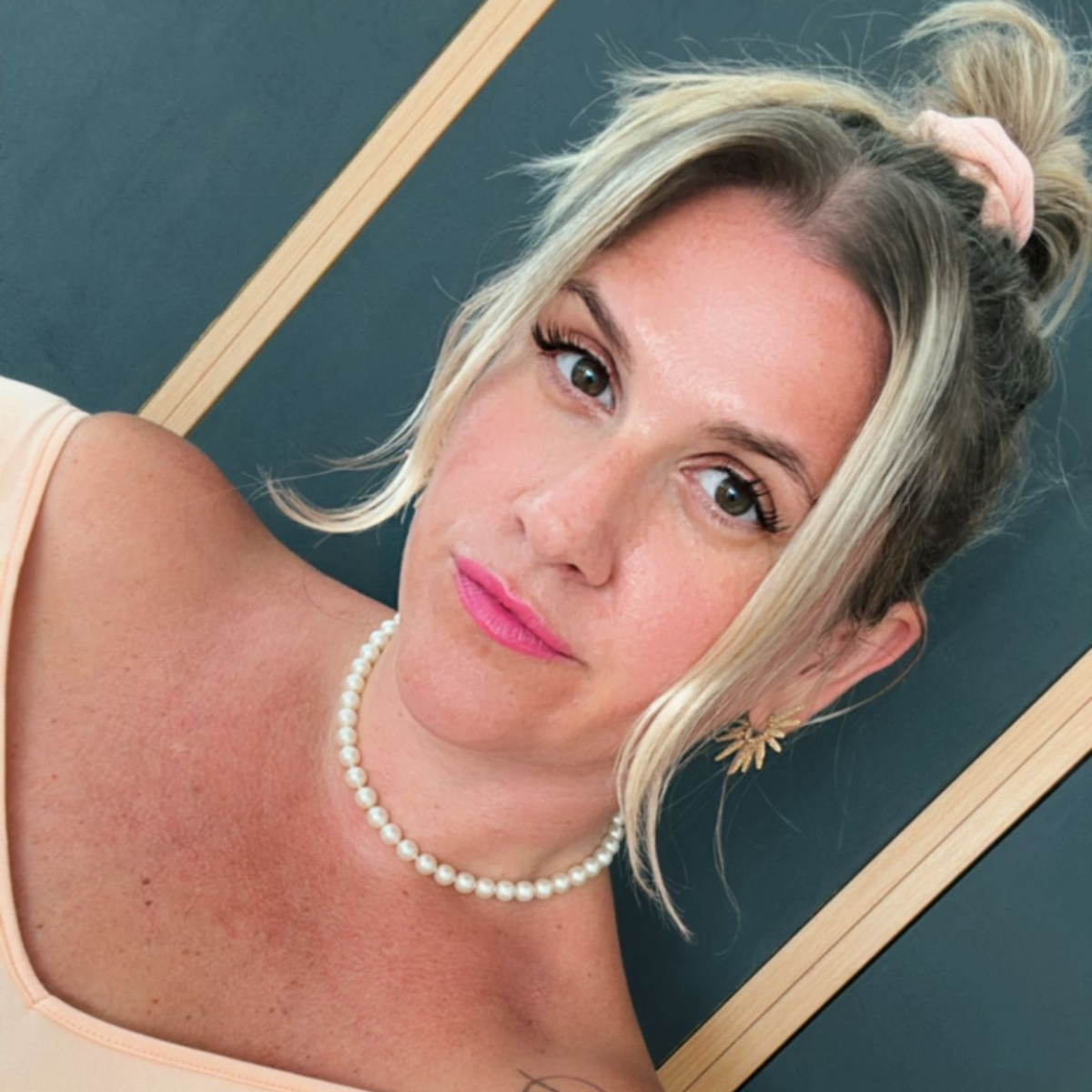 Barbora Bothgalova, AI pre deti / AI pre rodičov / AI pre starých rodičov rodinné vzdelávanie o AI umelej inteligencii rozumieť doma digitálna pohoda rodiny / digitálne zdravie bezpečná AI pre rodiny AI a škola / AI v domácich úlohách kritické myslenie a AI AI bezpečnosť detí intergeneračné učenie AI AI workshopy pre rodiny AI bulletin (mesačný) komunita AI pre rodičov